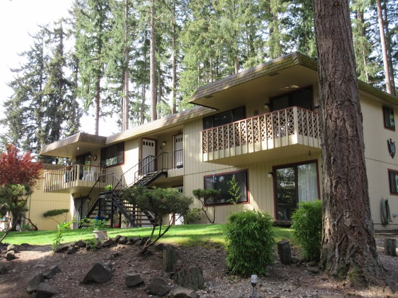 Photos and Video of Long Lake Apartments in Olympia, WA